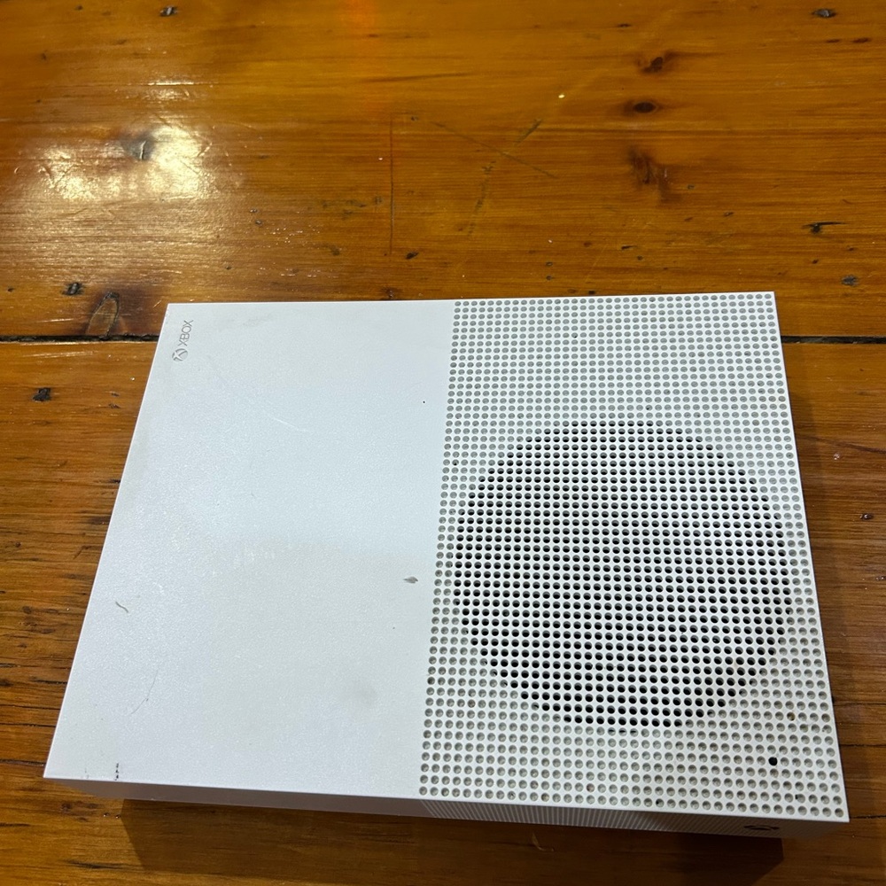 White Xbox Console + Controller